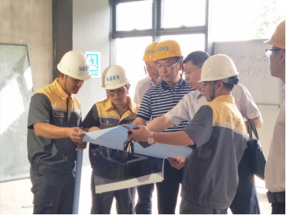 红谷滩新区VR项目系列报道二：南昌市副市长杨文斌视察圳昌集团“永不落幕”VR馆项目